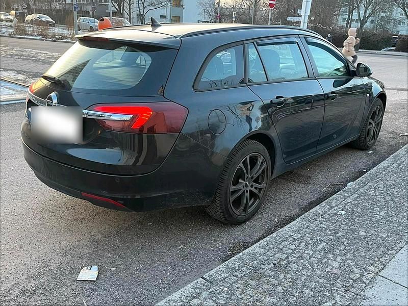 Gebraucht Opel Insignia 131 PS (96 kW) 2016 Schwarz Kombi