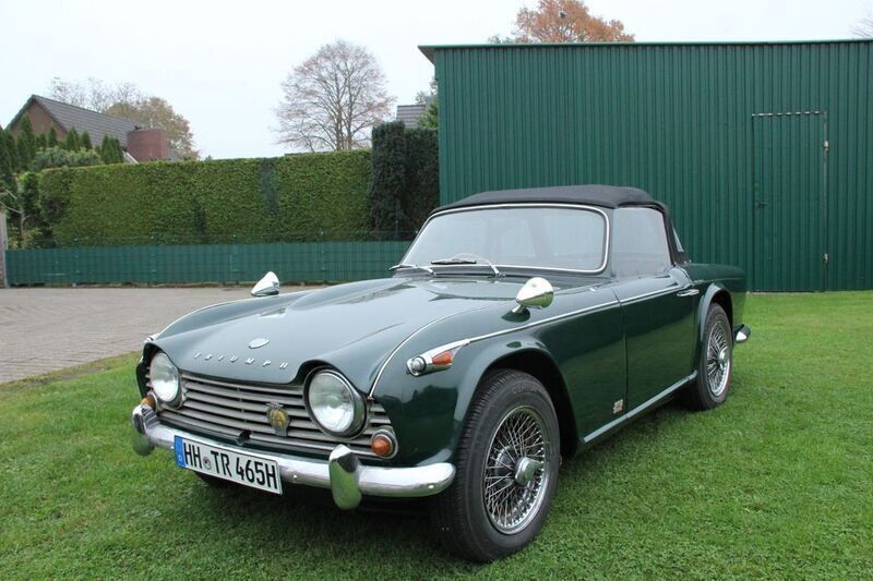 Grün Gebraucht 1967 Triumph TR4 Cabrio | 29.000 € - Bild 1/4