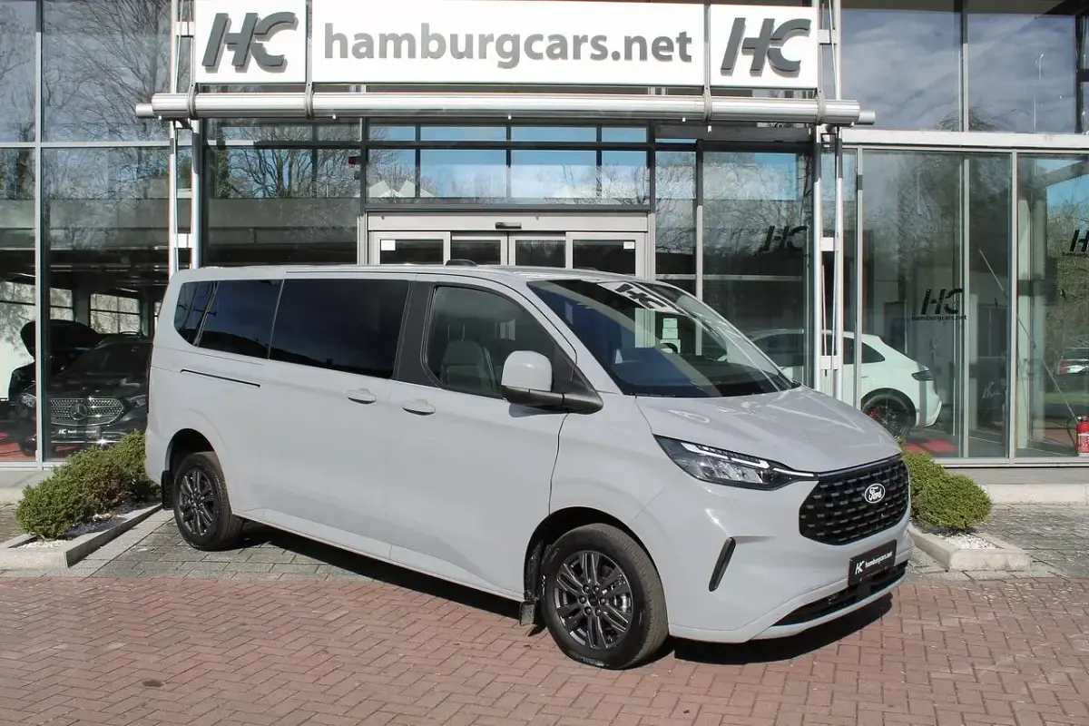 Neu Ford Tourneo Titanium 170 PS (125 kW) 2026 Moondust silver metallic Van / Kleinbus