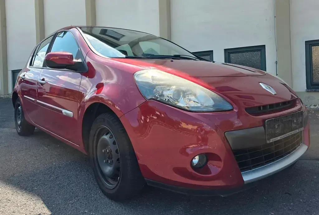 Gebraucht Renault Clio II Authentique 75 PS (55 kW) 2010 Rot Limousine