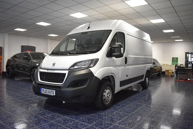 Weiss icy Gebraucht 2023 Peugeot Boxer Van | 20.880 € (Guter Preis) - Bild 1/4