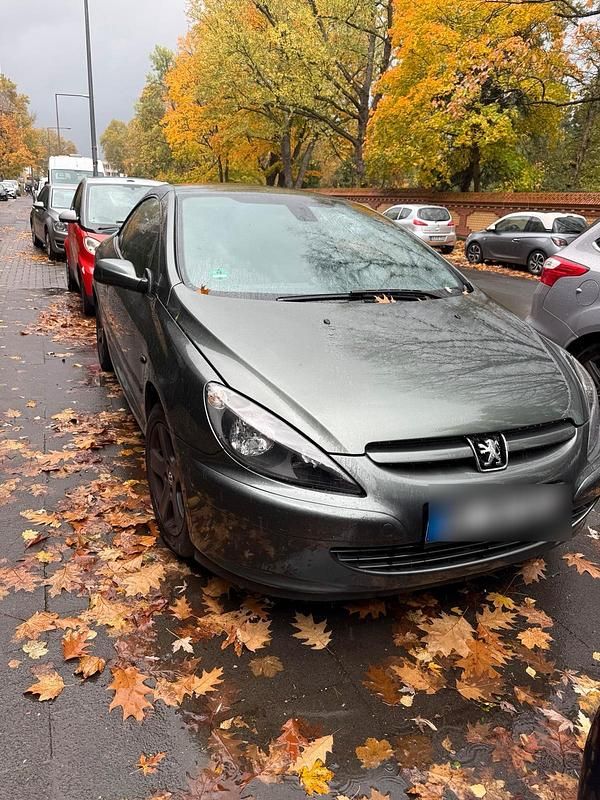Grün Gebraucht 2005 Peugeot 307 CC Cabrio | 1.900 € (Fairer Preis) - Bild 1/4