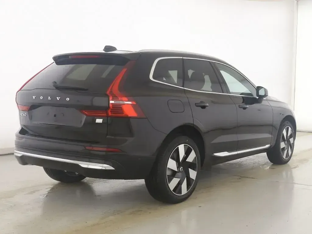 Gebraucht Volvo XC60 Plus 455 PS (334 kW) 2024 Onyx black / metallic SUV