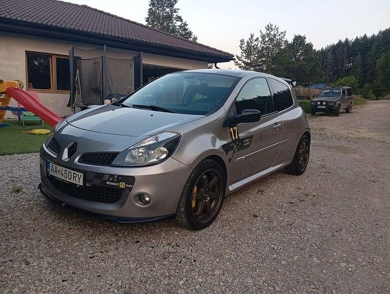 Silber Gebraucht 2006 Renault Clio II Limousine | 11.000 € - Bild 1/4