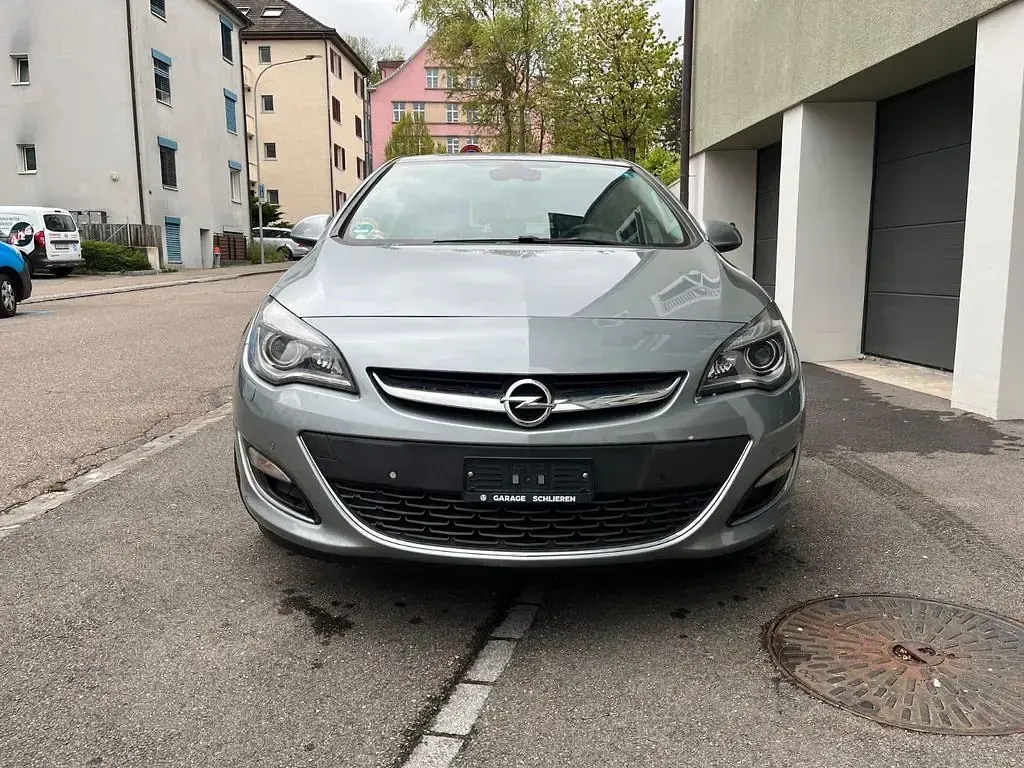 Gebraucht Opel Astra Innovation 140 PS (102 kW) 2013 Silber Limousine