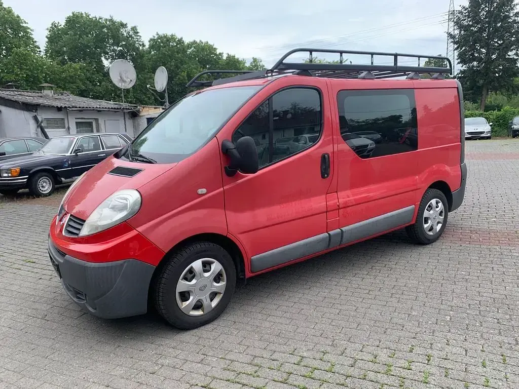 Gebraucht Renault Trafic 90 PS (66 kW) 2012 Rot Van / Kleinbus