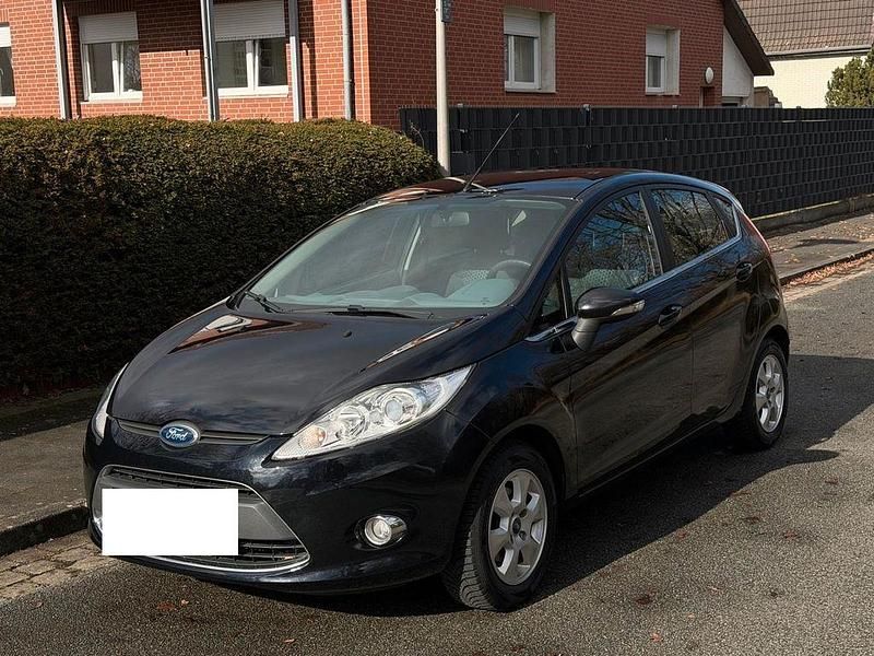 Gebraucht Ford Fiesta Titanium 82 PS (60 kW) 2011 Schwarz Kleinwagen