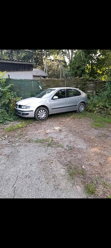 Silber Gebraucht 2001 Seat Leon Kleinwagen | 450 € (Superpreis) - Bild 1/4