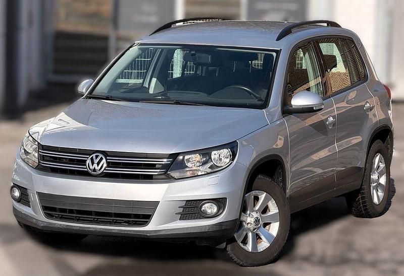 Gebraucht VW Tiguan Trendline 122 PS (89 kW) 2012 Silber SUV