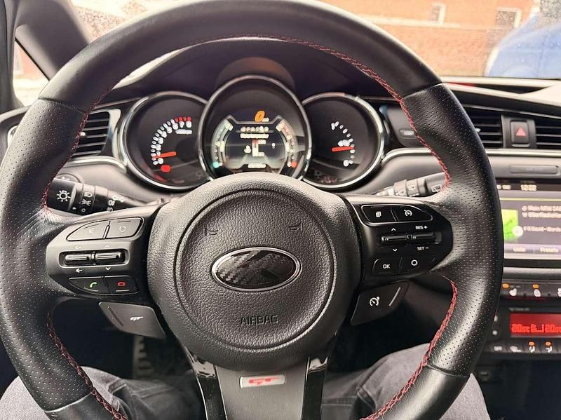 Gebraucht Kia Ceed GT-Track 204 PS (150 kW) 2015 Weiß Kleinwagen