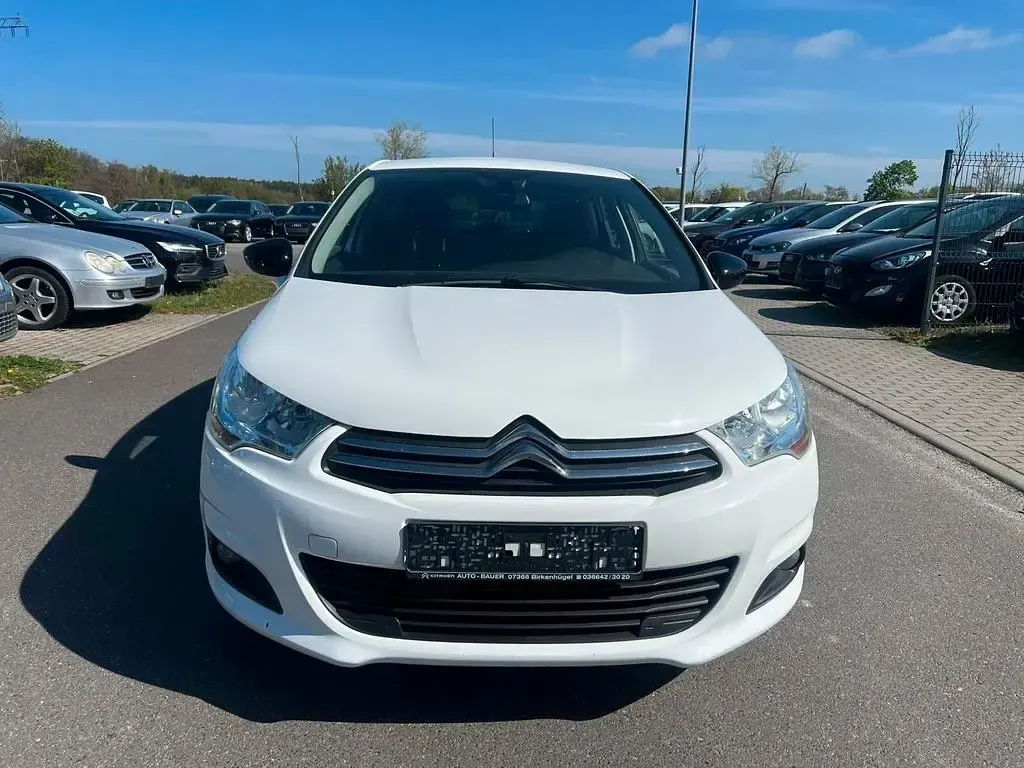 Gebraucht Citroën C4 SELECTION 114 PS (83 kW) 2014 Weiß Limousine