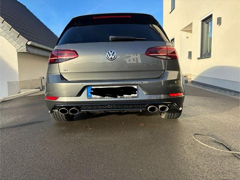 Gebraucht VW Golf VII R 310 PS (228 kW) 2017 Grau Limousine