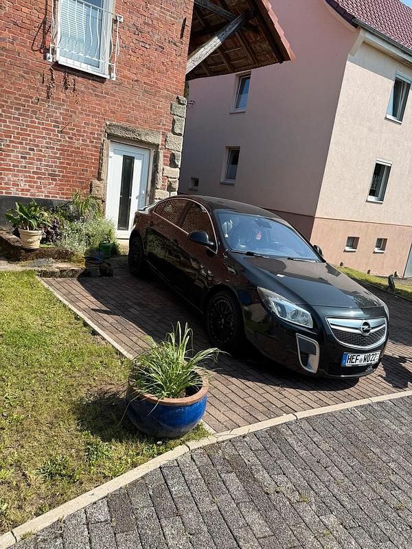 Schwarz Gebraucht 2010 Opel Insignia OPC Limousine | 10.500 € (Teuer) - Bild 1/4