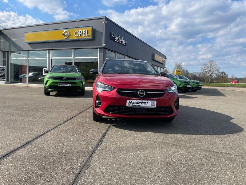 Rot Gebraucht 2021 Opel Corsa-e Ultimate Kleinwagen | 16.900 € (Etwas zu teuer) - Bild 1/4