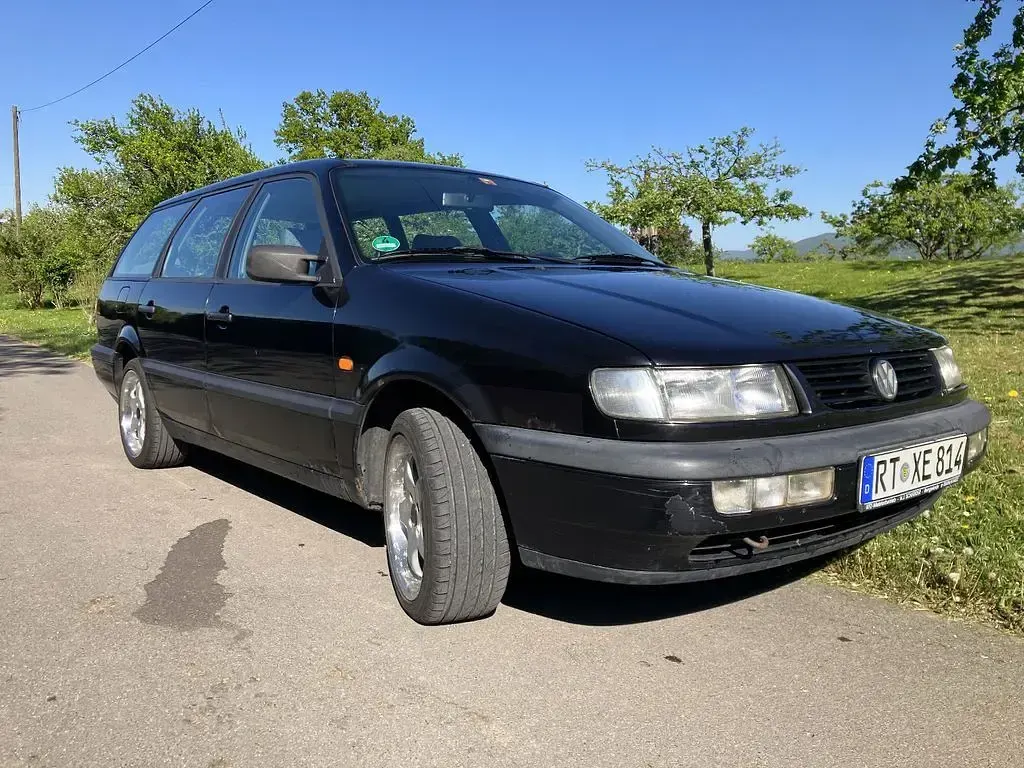 Second-hand VW Passat 90 CP (66 kW) 1996 Negru Break