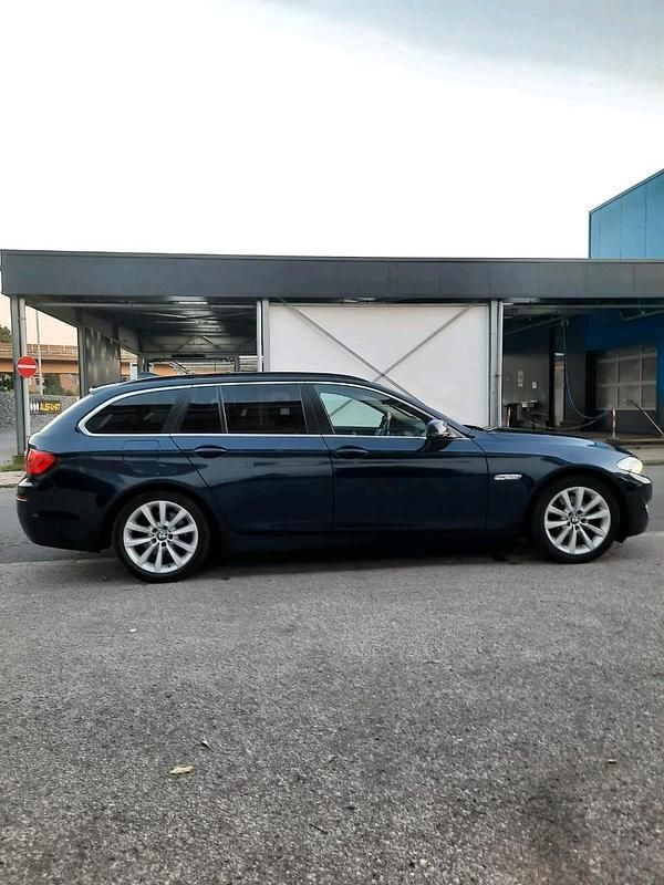 Gebraucht BMW 520 184 PS (135 kW) 2012 Blau Kombi