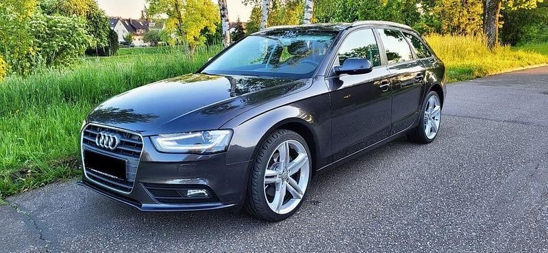 Grau Gebraucht 2015 Audi A4 Ambiente Kombi | 11.500 € (Fairer Preis) - Bild 1/4