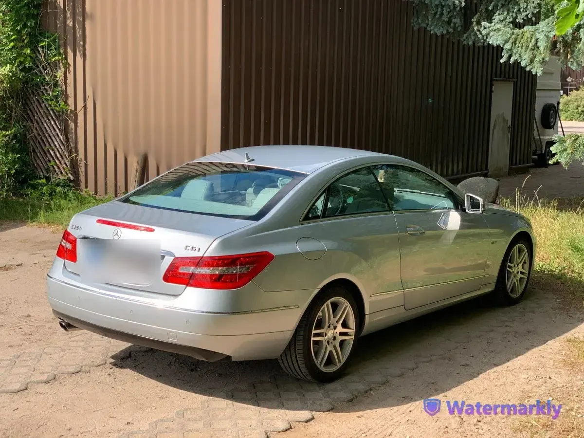 Gebraucht Mercedes E250 Elegance 204 PS (150 kW) 2010 Silber Coupé