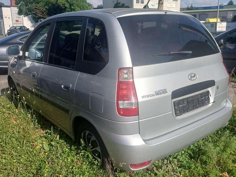 Gebraucht Hyundai Matrix Classic 103 PS (75 kW) 2008 Grau Van / Kleinbus