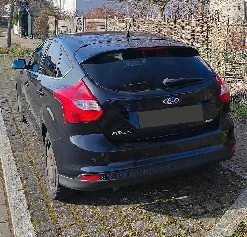 Gebraucht Ford Focus Titanium 101 PS (74 kW) 2013 Schwarz Limousine