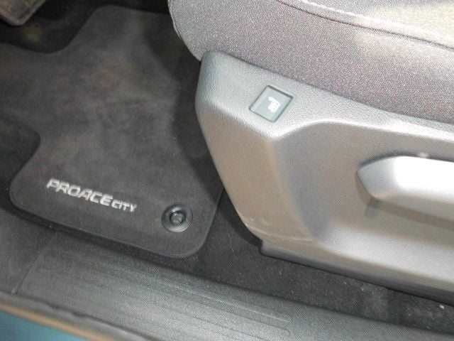 Gebraucht Toyota Proace Verso City 131 PS (96 kW) 2024 Blau Kombi