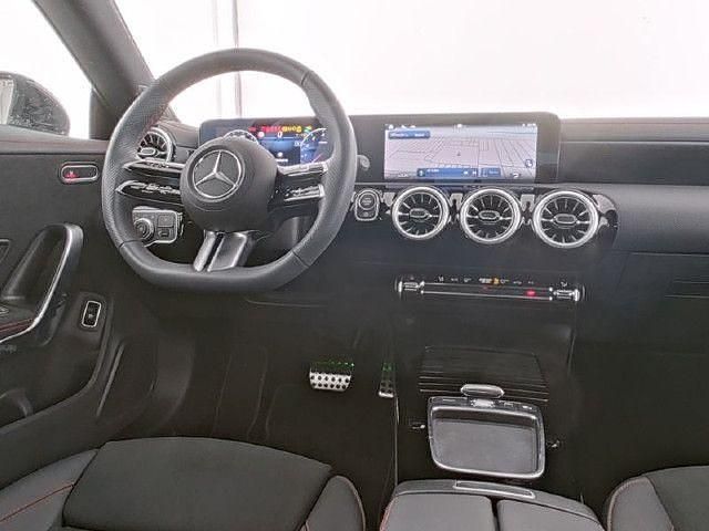 Gebraucht Mercedes CLA200 Advanced Plus 163 PS (119 kW) 2024 Metalliclack kosmosschwarz Coupé