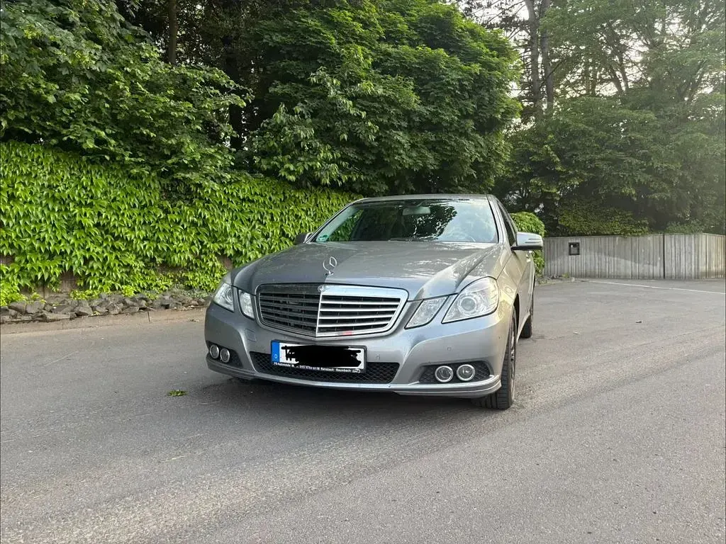Gebraucht Mercedes E300 231 PS (169 kW) 2010 Limousine