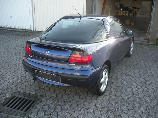 Gebraucht Opel Tigra 90 PS (66 kW) 1996 Blau Coupé