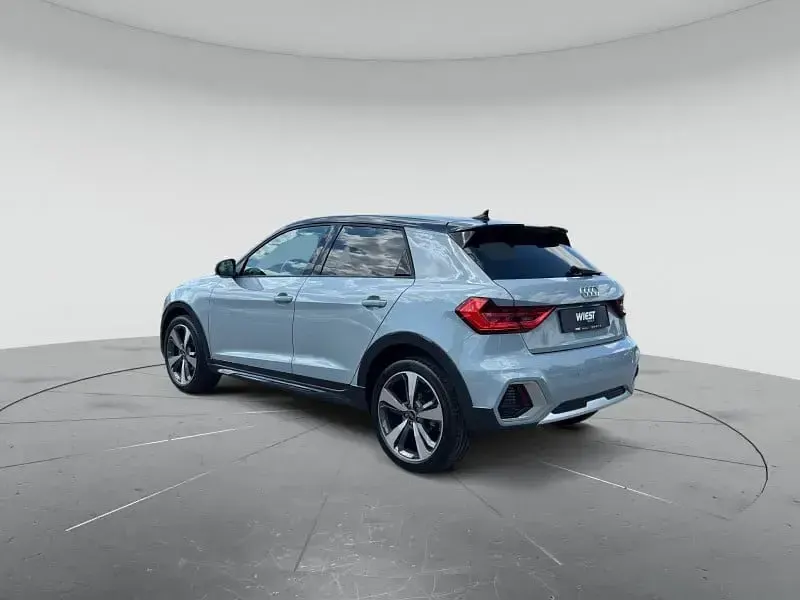 Gebraucht Audi A1 Ambiente 110 PS (80 kW) 2022 Pfeilgrau perleffekt SUV