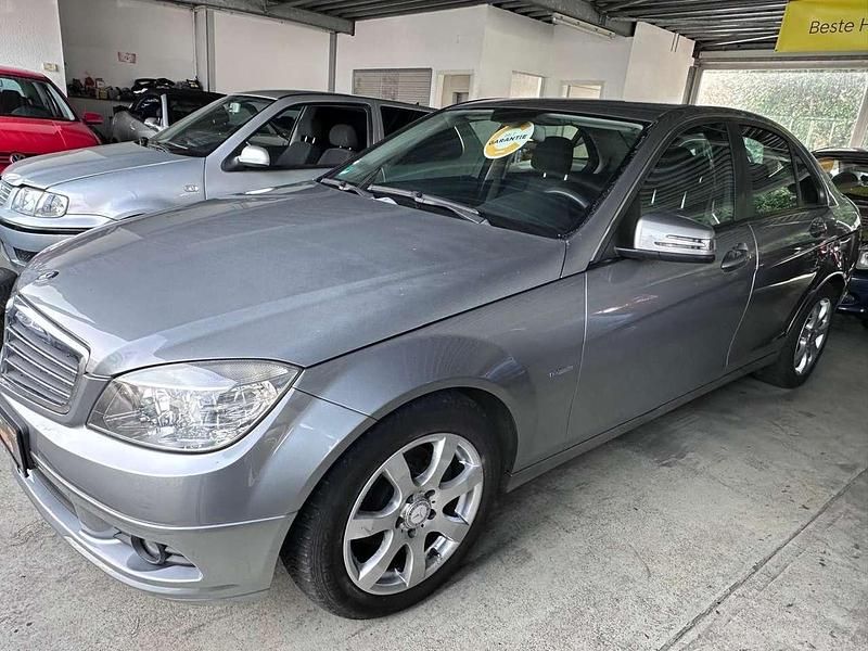 Gebraucht Mercedes C180 156 PS (114 kW) 2010 Palladiumsilber  metalliclack Limousine