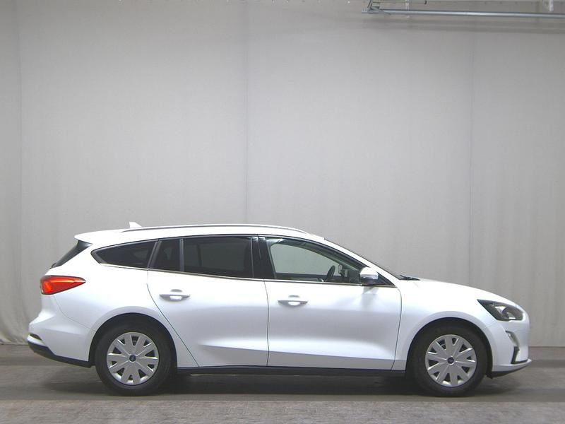 Weiss Gebraucht 2020 Ford Focus Cool & Connect Kombi | 8.480 € (Guter Preis) - Bild 1/4