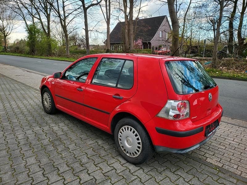 Second-hand VW Golf IV 75 CP (55 kW) 2002 Berlinǎ