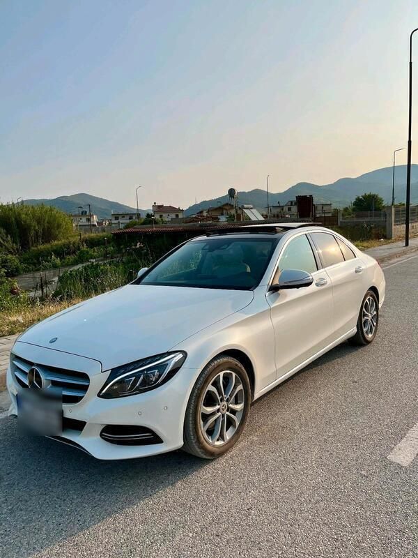 Weiß Gebraucht 2014 Mercedes C250 Avantgarde Limousine | 18.000 € (Teuer) - Bild 1/4
