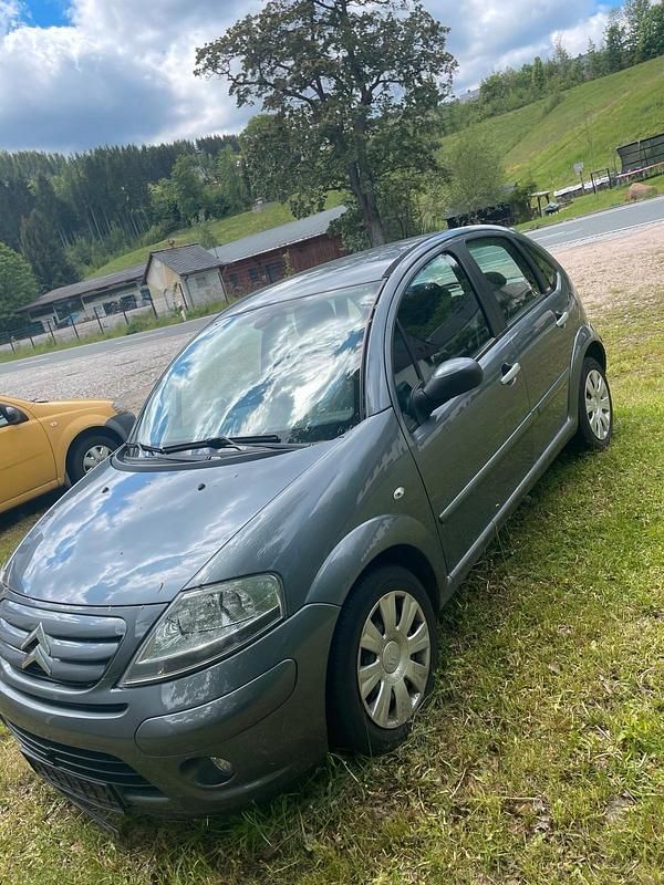 Grau Gebraucht 2009 Citroën C3 Kleinwagen | 2.250 € (Fairer Preis) - Bild 1/4