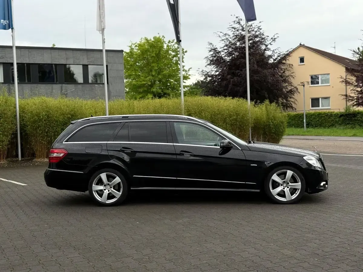 Gebraucht Mercedes E350 Avantgarde 231 PS (169 kW) 2009 Schwarz Kombi