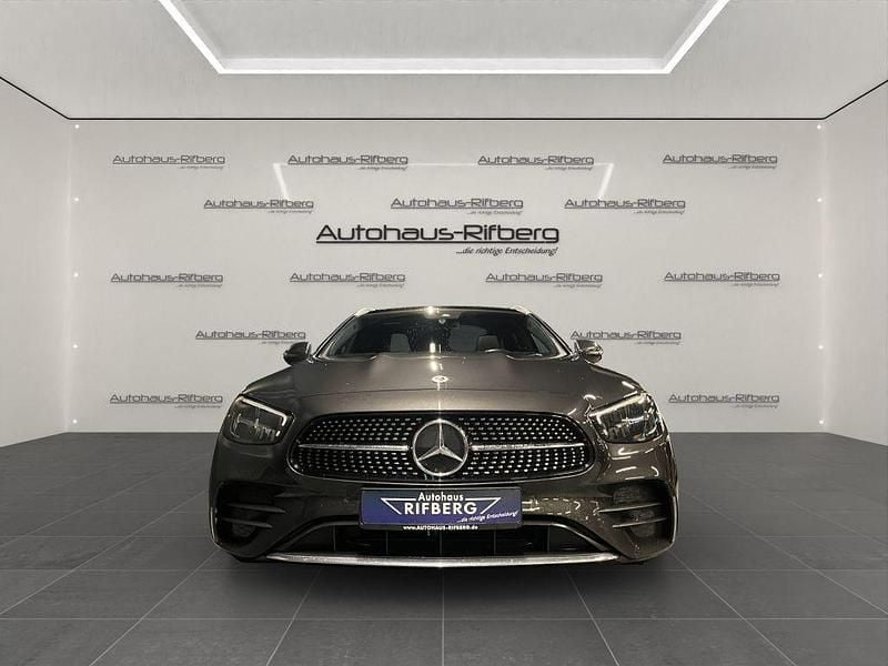 Gebraucht Mercedes E300 AMG 306 PS (225 kW) 2022 Grau Limousine