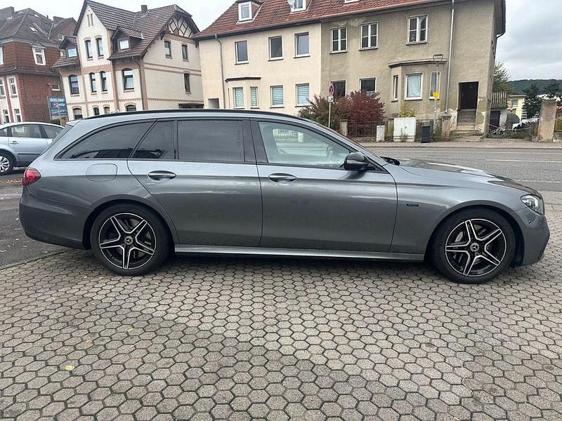 Gebraucht Mercedes E300 195 PS (143 kW) 2021 Grau Kombi