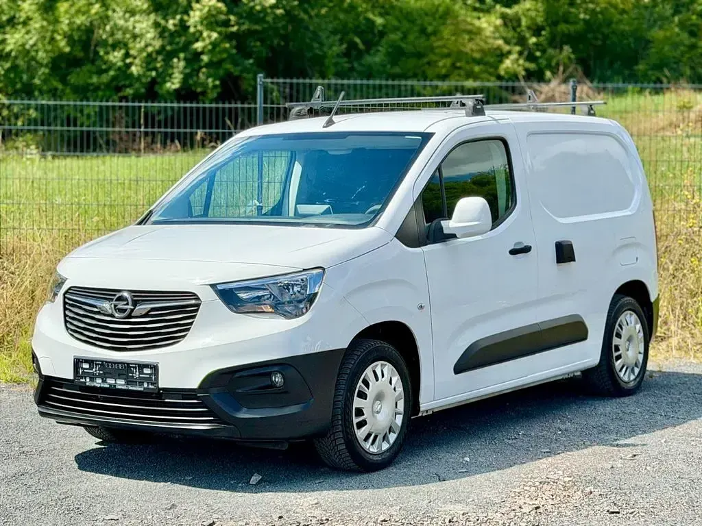 Gebraucht Opel Combo 102 PS (75 kW) 2021 Weiß Van / Kleinbus