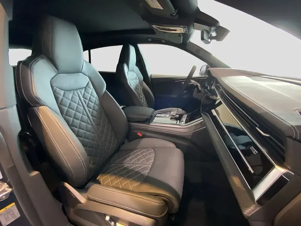 Neu Audi Q8 S-Line 490 PS (360 kW) 2026 Mythosschwarz metallic SUV