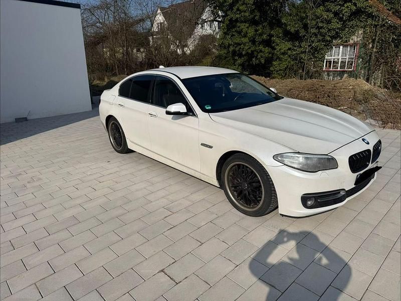 Gebraucht BMW 520 Luxury Line 184 PS (135 kW) 2014 Weiß Limousine
