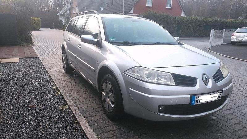Gebraucht Renault Mégane II Avantage 103 PS (75 kW) 2007 Silber Kombi