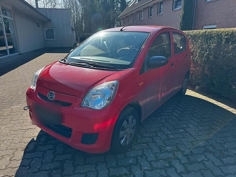 Gebraucht Daihatsu Cuore 69 PS (50 kW) 2011 Rot Kleinwagen