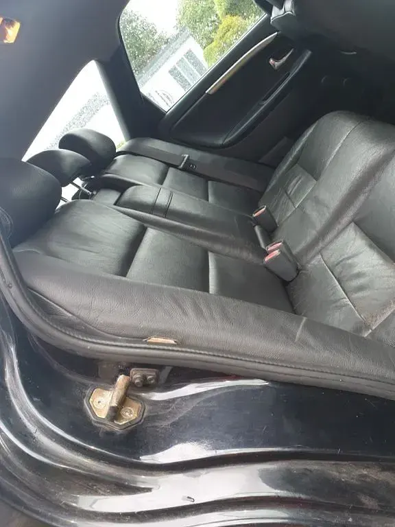 Gebraucht Volvo V40 116 PS (85 kW) 2001 Schwarz Kombi
