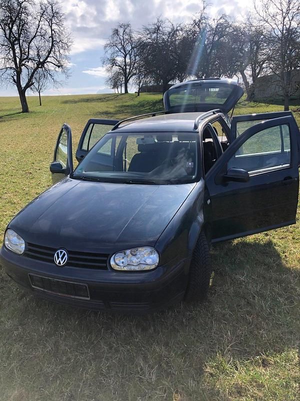 Gebraucht VW Golf IV 101 PS (74 kW) 2005 Blau Kombi