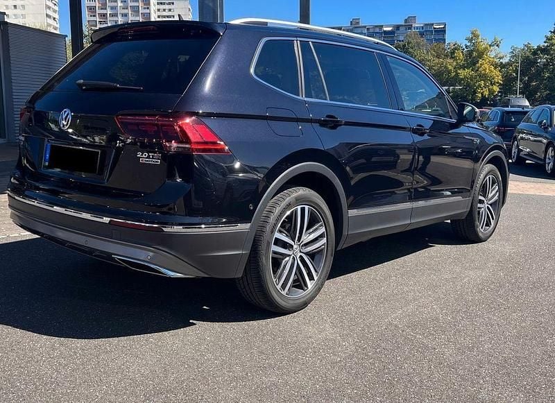 Schwarz Gebraucht 2018 VW Tiguan Allspace Highline SUV | 28.900 € (Fairer Preis) - Bild 1/4