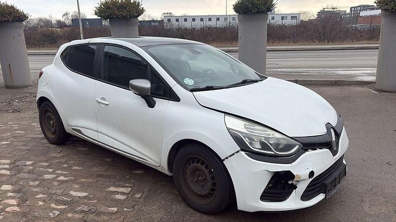 Gebraucht Renault Clio IV LIMITED 90 PS (66 kW) 2015 Weiß Limousine