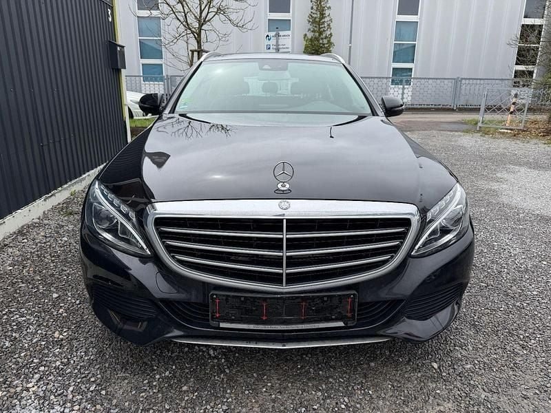 Gebraucht Mercedes C180 156 PS (114 kW) 2017 Schwarz Kombi