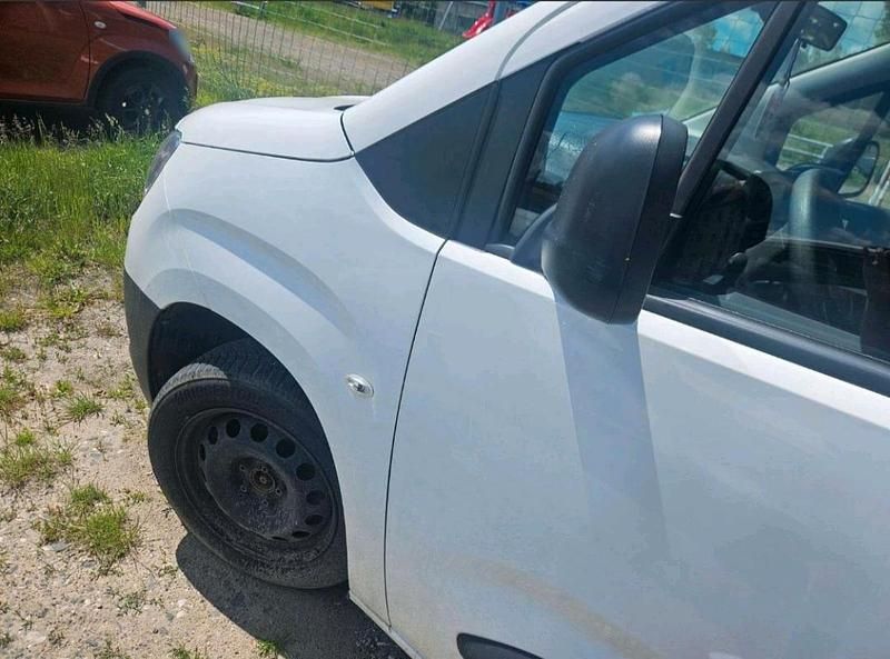 Gebraucht Opel Combo 105 PS (77 kW) 2019 Weiß Van / Kleinbus