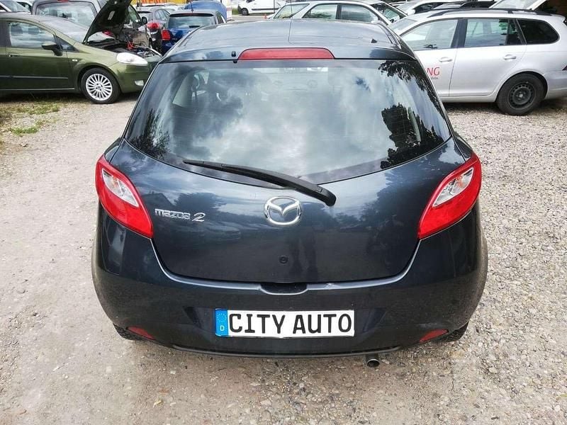 Gebraucht Mazda 2 Inclusive 75 PS (55 kW) 2010 Grau Kleinwagen