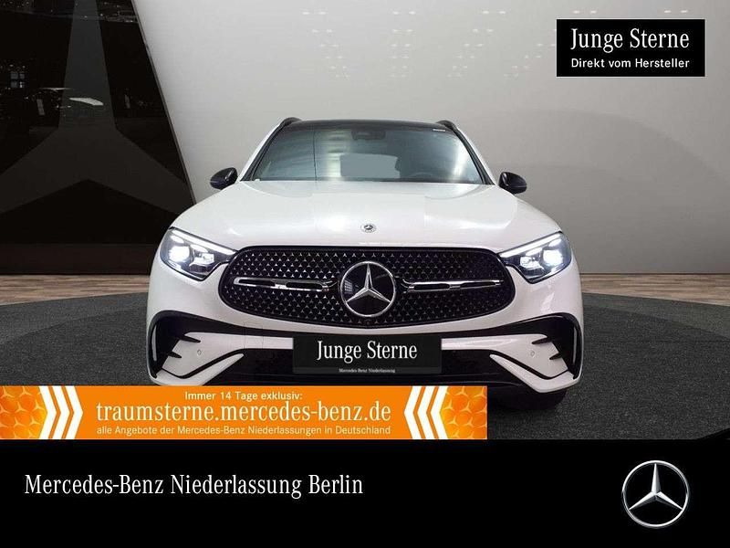 Polarweiß Gebraucht 2024 Mercedes GLC200 AMG SUV | 55.890 € (Teuer) - Bild 1/3